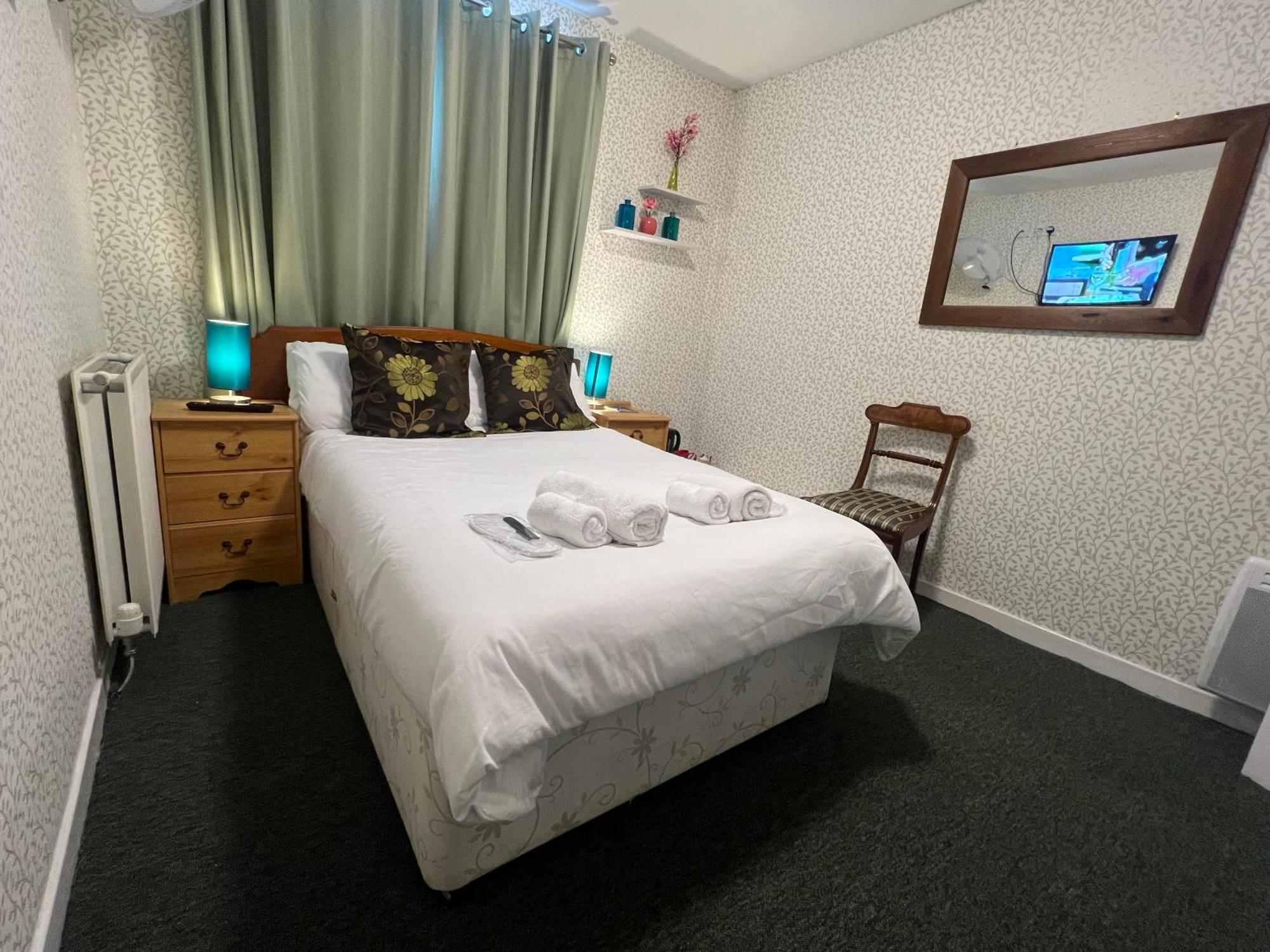 Self Check In Room Accommodation Only The Castle, Coldstream Bagian luar foto