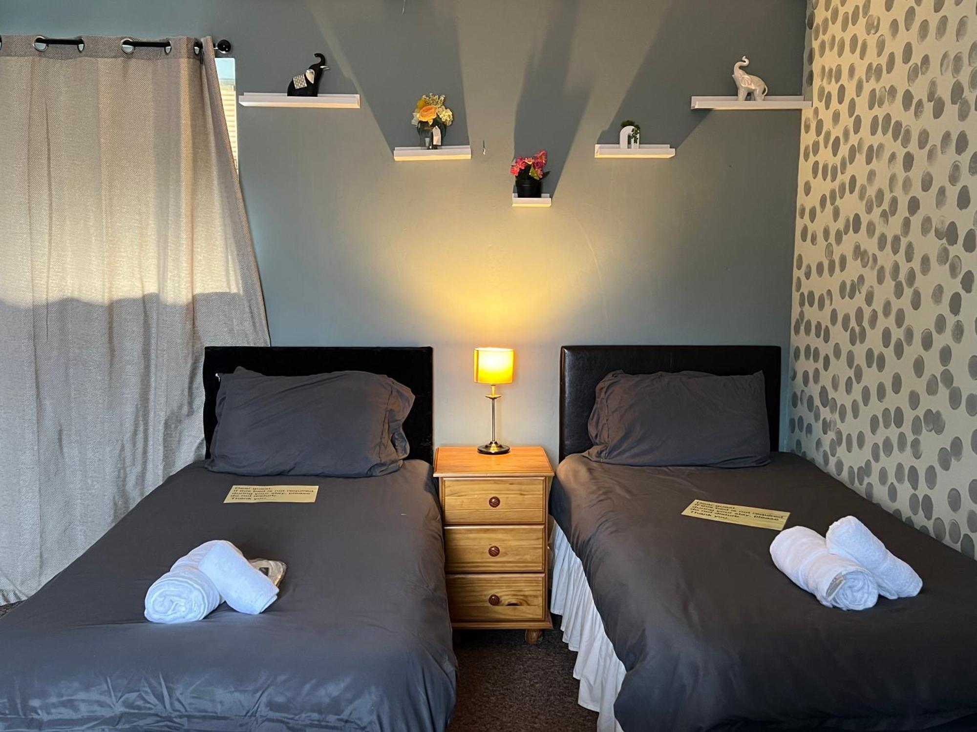 Self Check In Room Accommodation Only The Castle, Coldstream Bagian luar foto