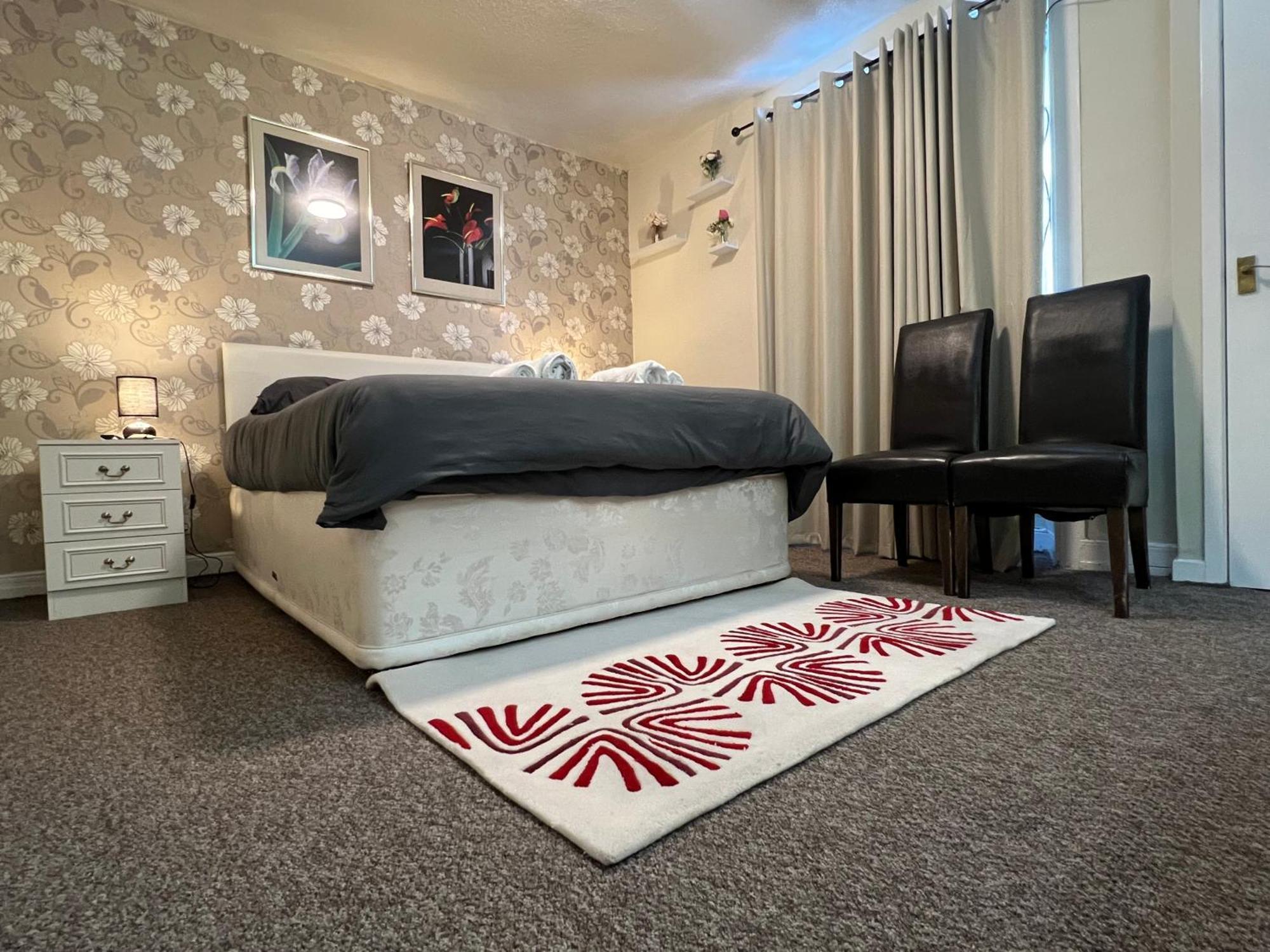 Self Check In Room Accommodation Only The Castle, Coldstream Bagian luar foto