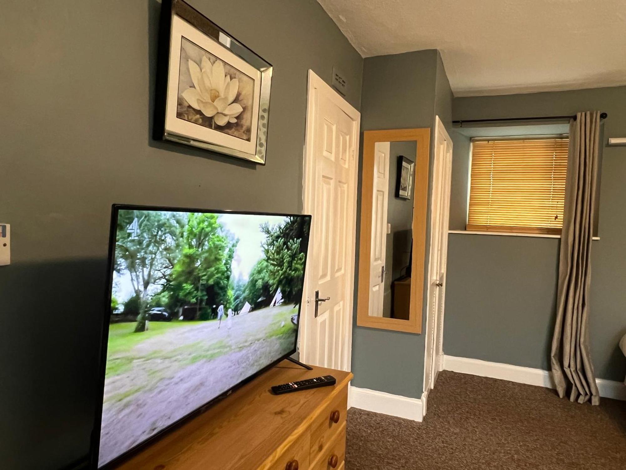 Self Check In Room Accommodation Only The Castle, Coldstream Bagian luar foto