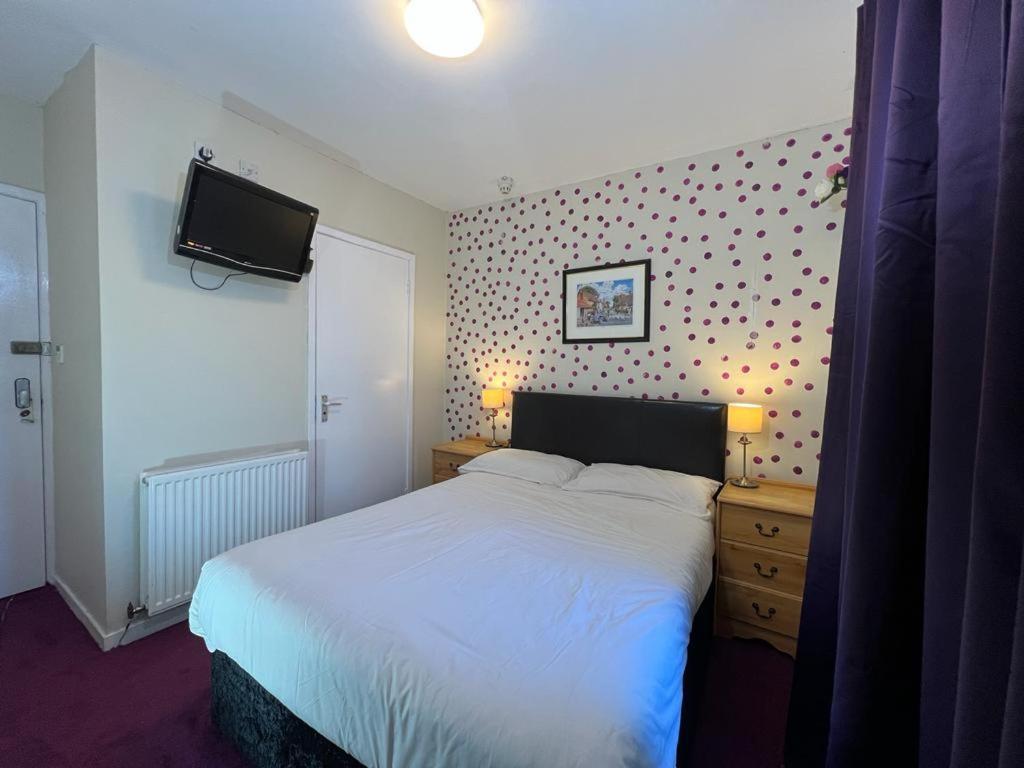 Self Check In Room Accommodation Only The Castle, Coldstream Bagian luar foto