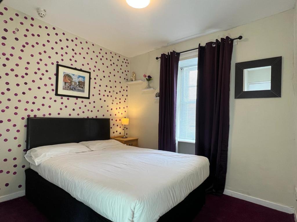 Self Check In Room Accommodation Only The Castle, Coldstream Bagian luar foto