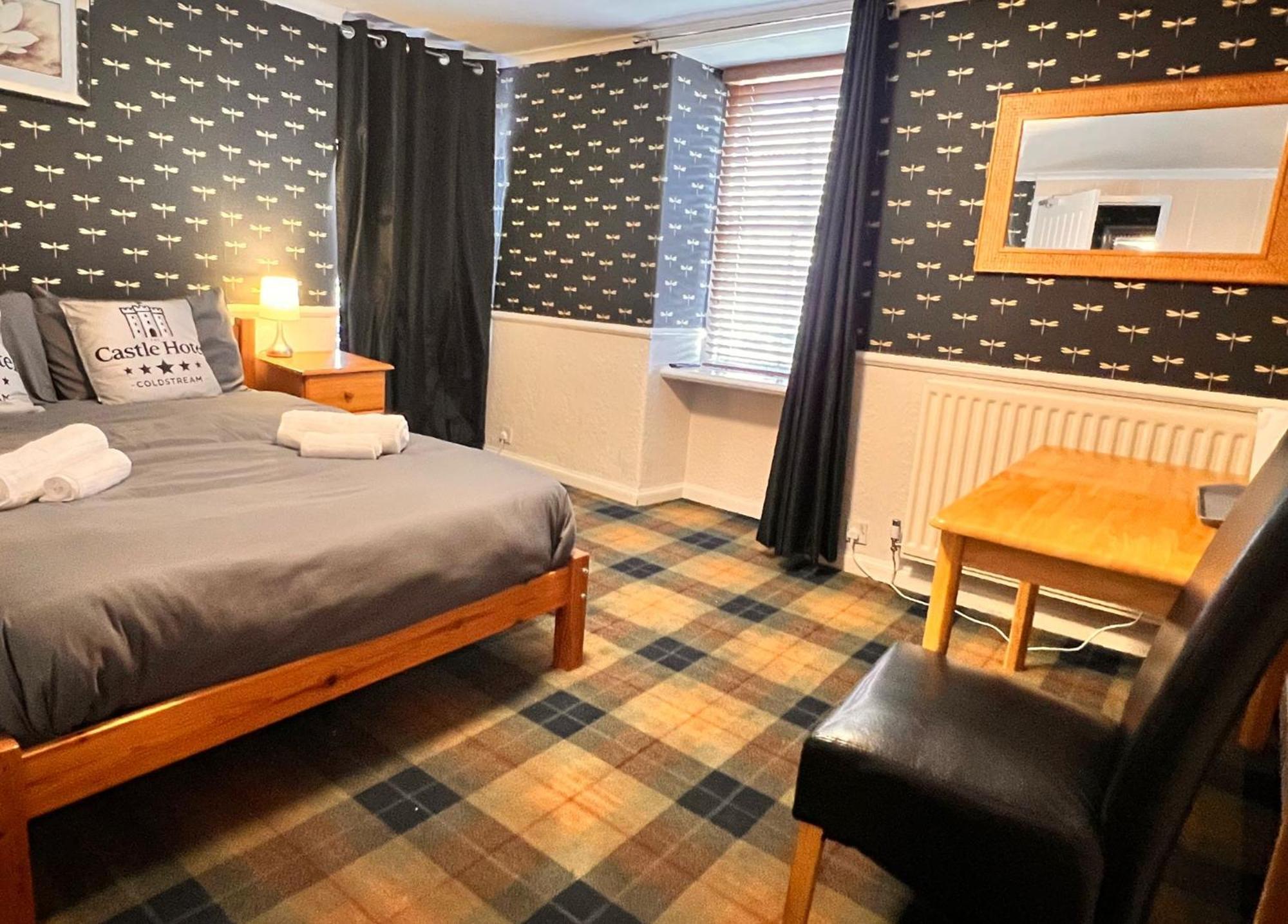 Self Check In Room Accommodation Only The Castle, Coldstream Bagian luar foto