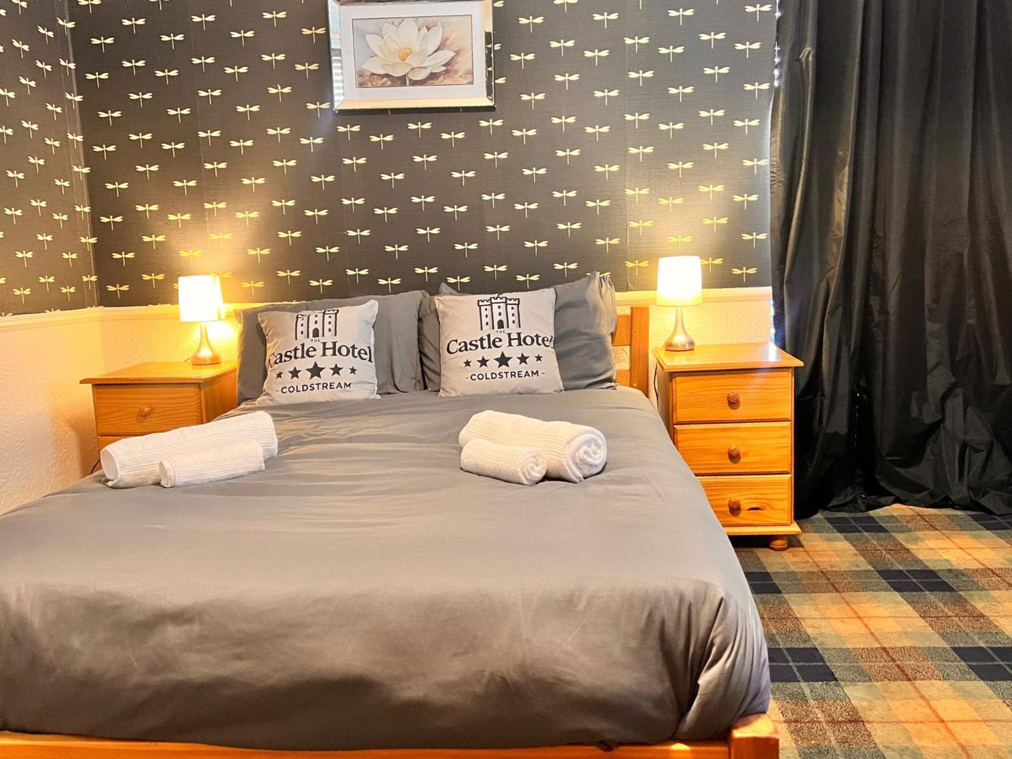 Self Check In Room Accommodation Only The Castle, Coldstream Bagian luar foto