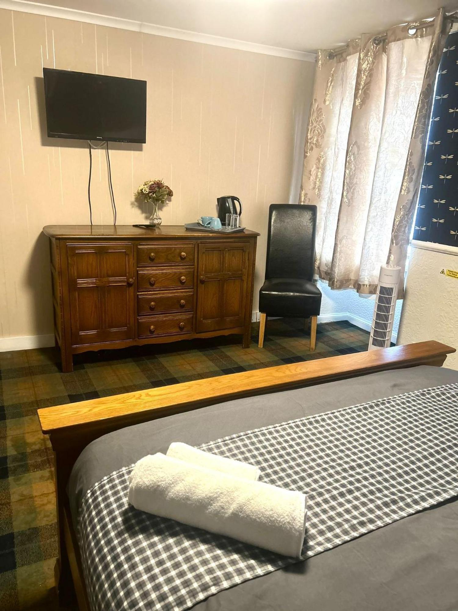 Self Check In Room Accommodation Only The Castle, Coldstream Bagian luar foto