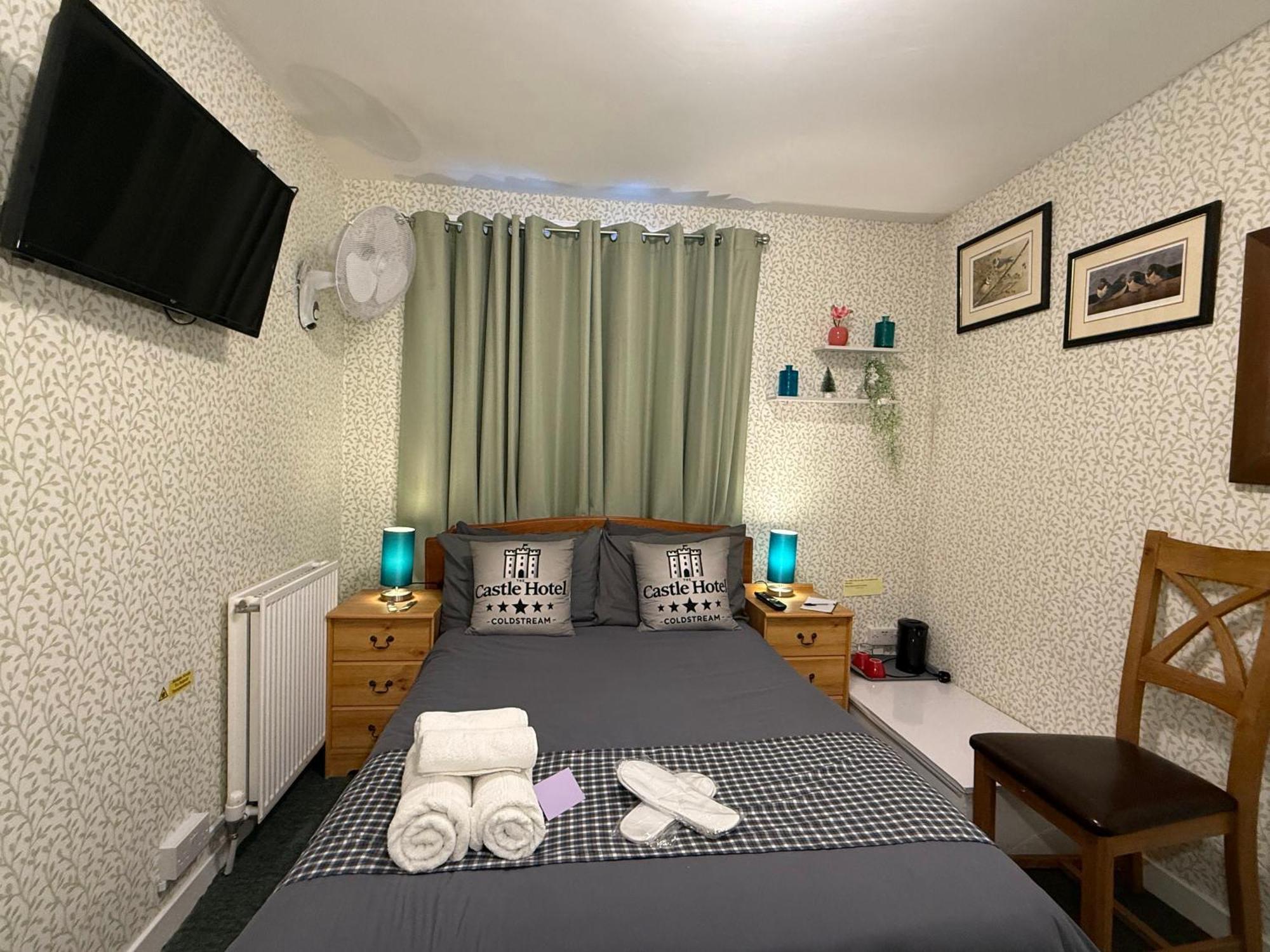 Self Check In Room Accommodation Only The Castle, Coldstream Bagian luar foto