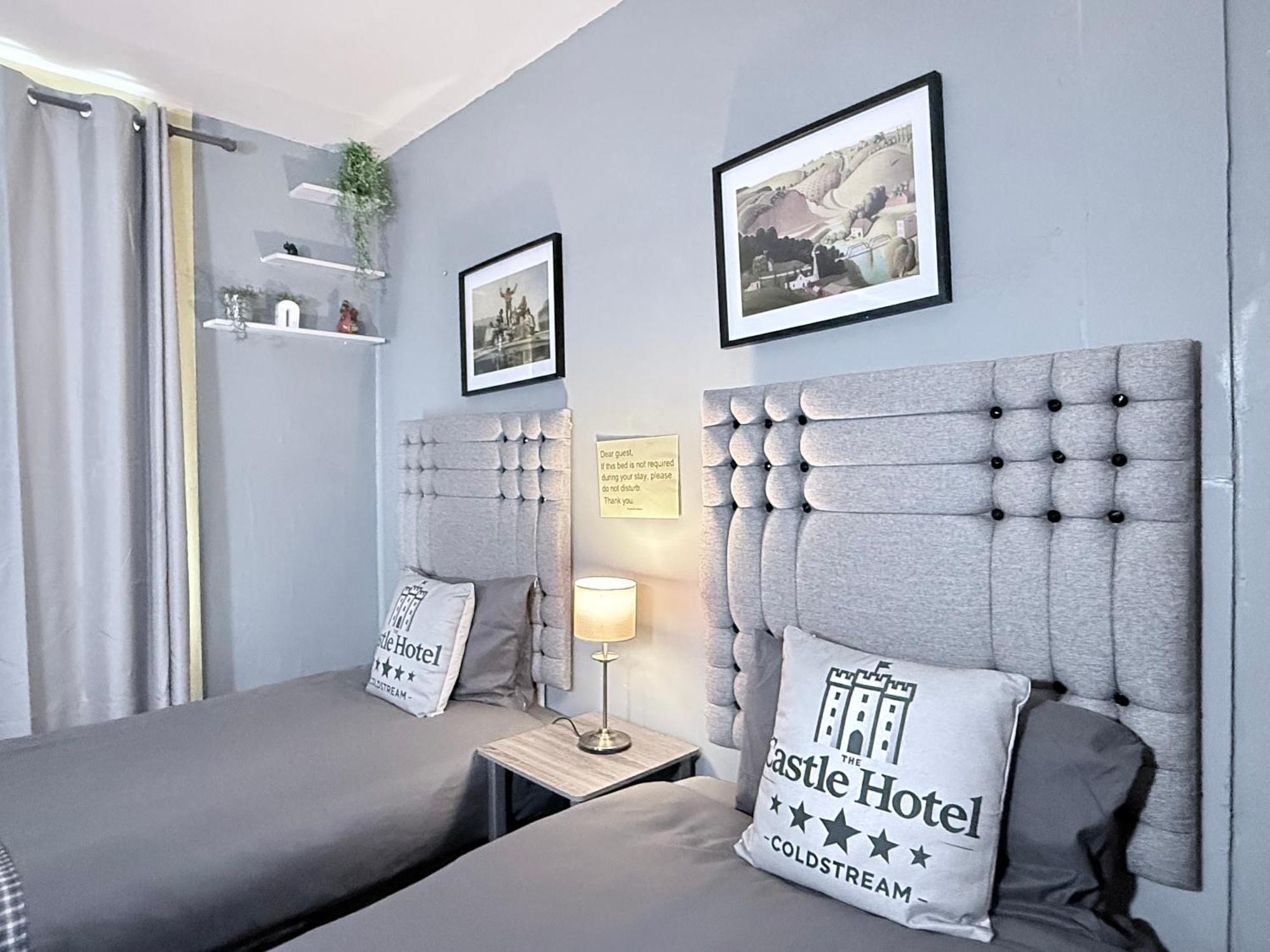 Self Check In Room Accommodation Only The Castle, Coldstream Bagian luar foto