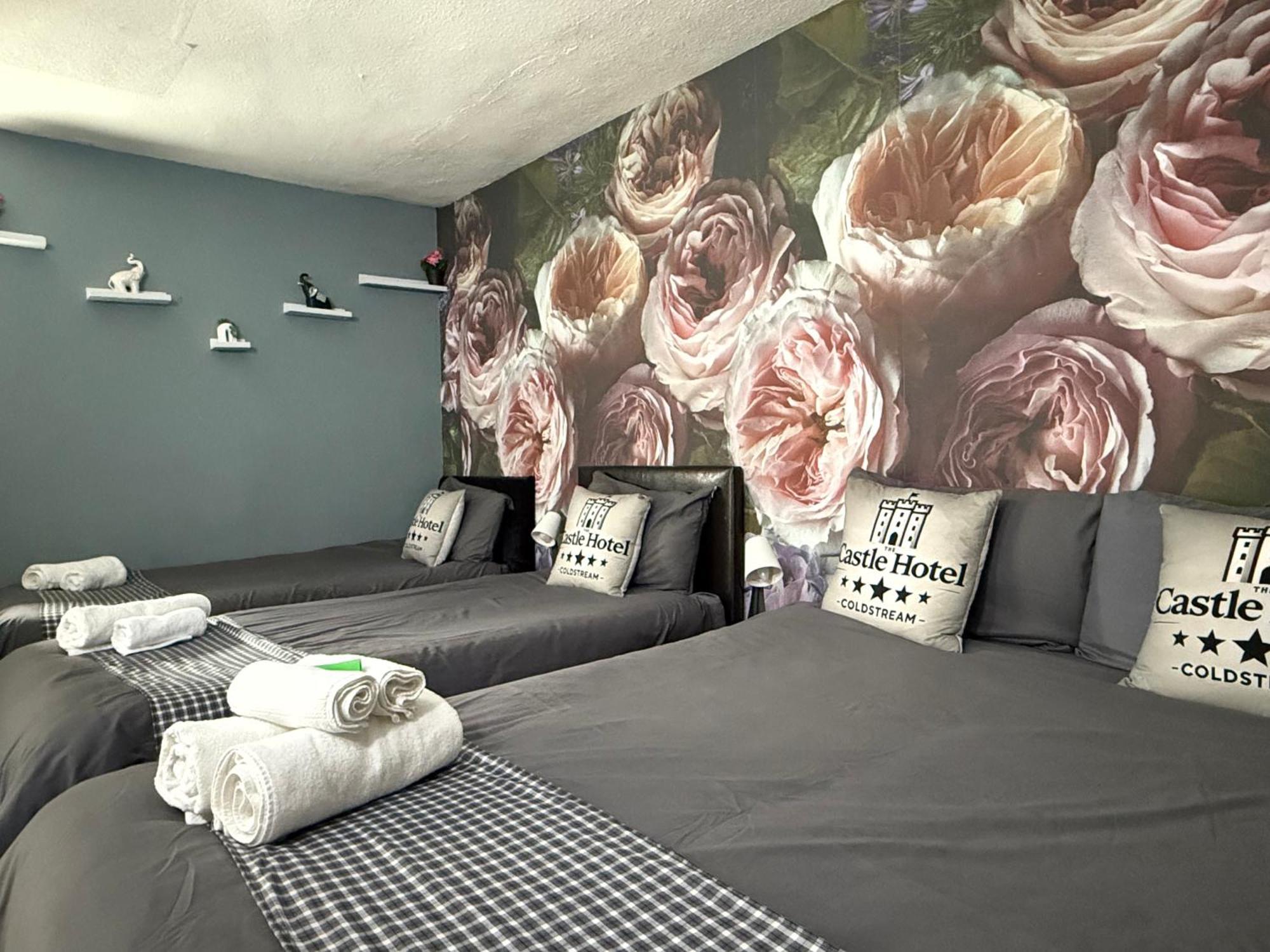 Self Check In Room Accommodation Only The Castle, Coldstream Bagian luar foto