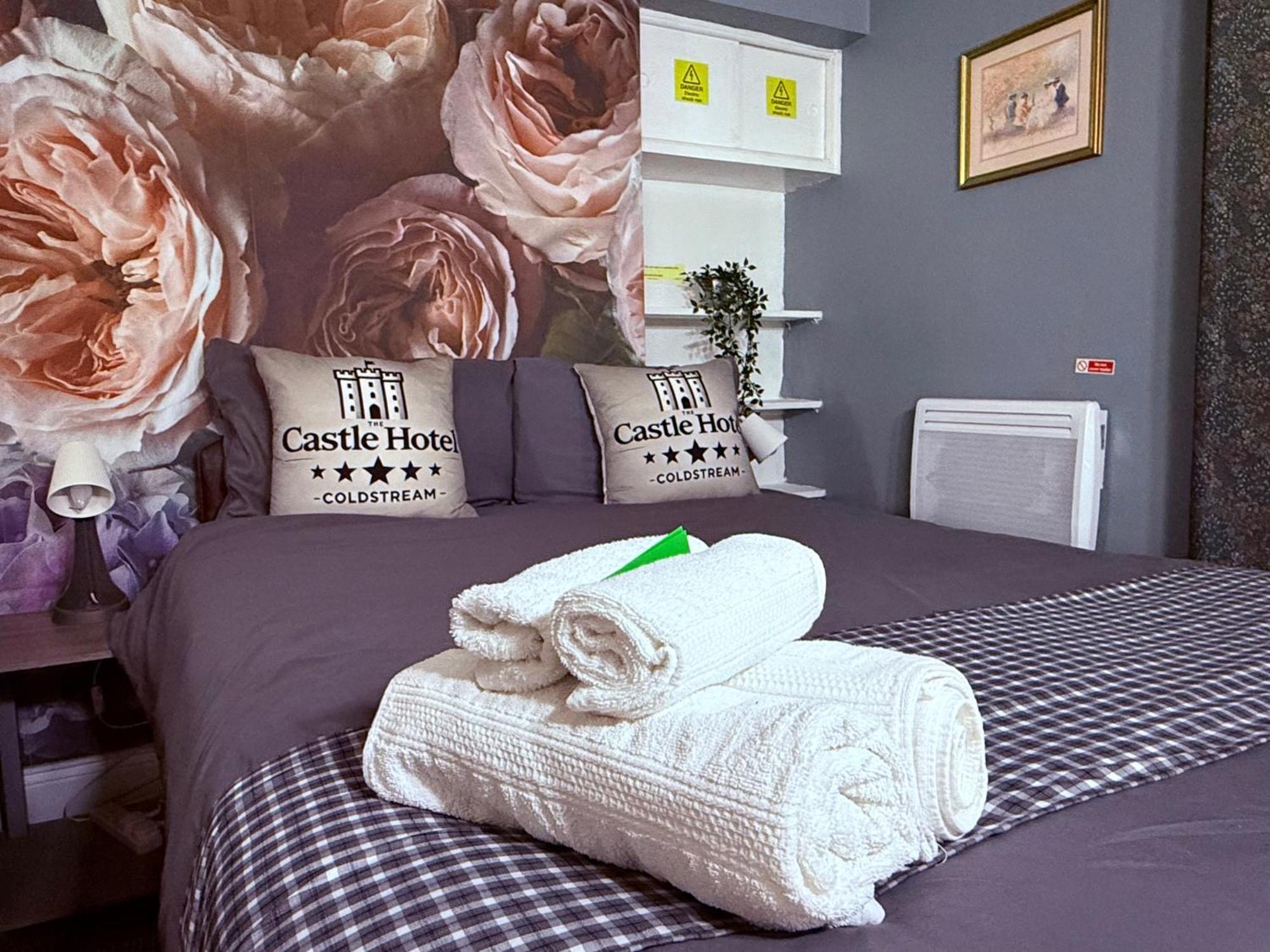 Self Check In Room Accommodation Only The Castle, Coldstream Bagian luar foto