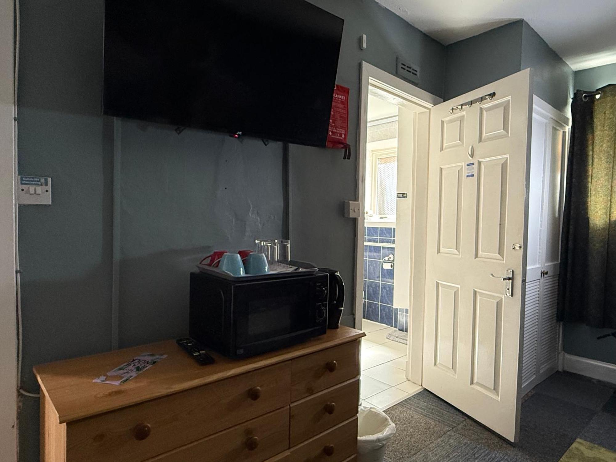 Self Check In Room Accommodation Only The Castle, Coldstream Bagian luar foto