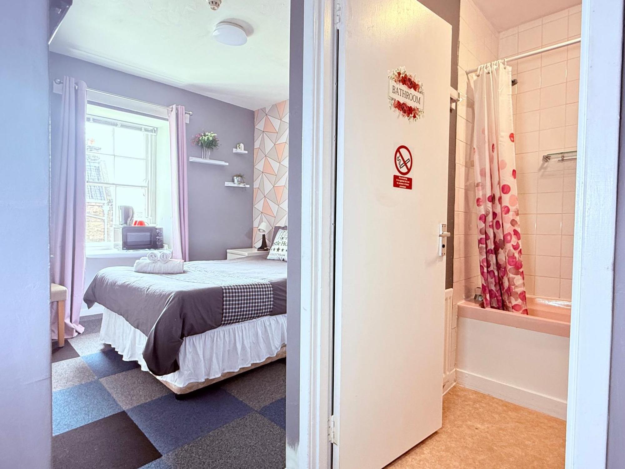 Self Check In Room Accommodation Only The Castle, Coldstream Bagian luar foto