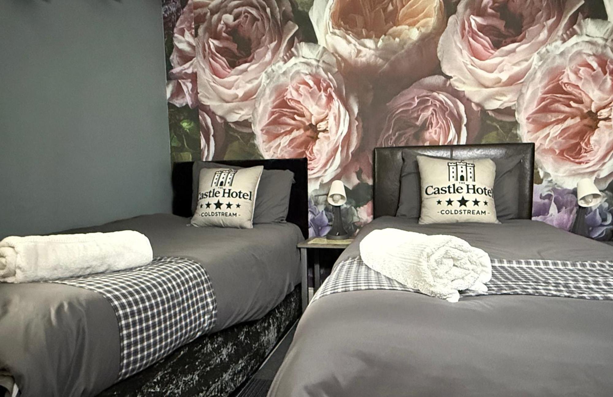 Self Check In Room Accommodation Only The Castle, Coldstream Bagian luar foto