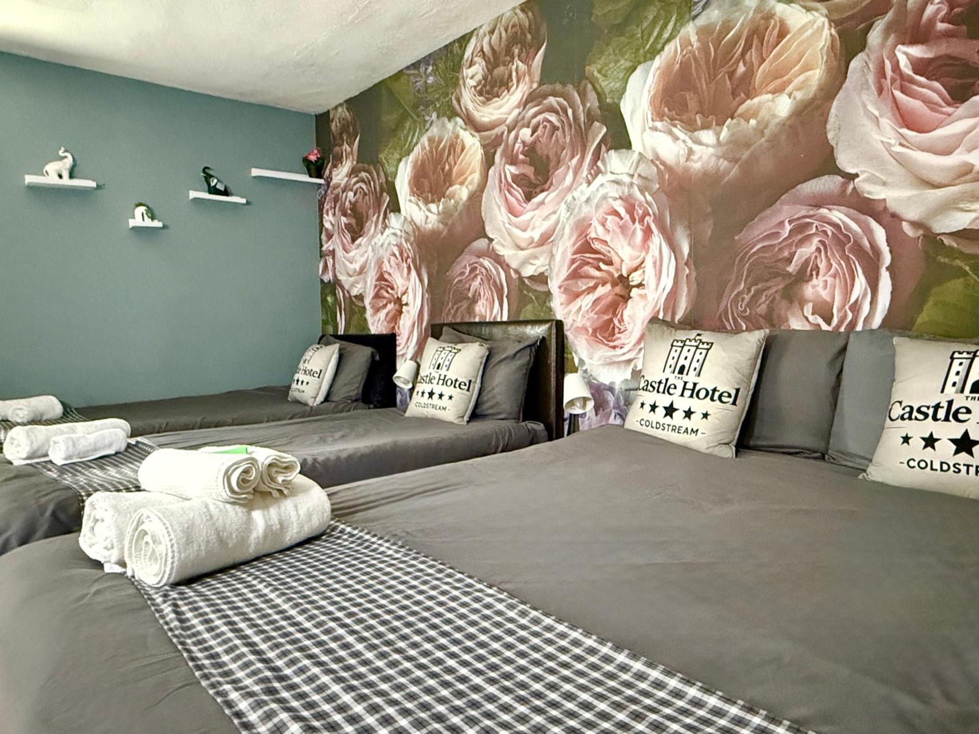 Self Check In Room Accommodation Only The Castle, Coldstream Bagian luar foto