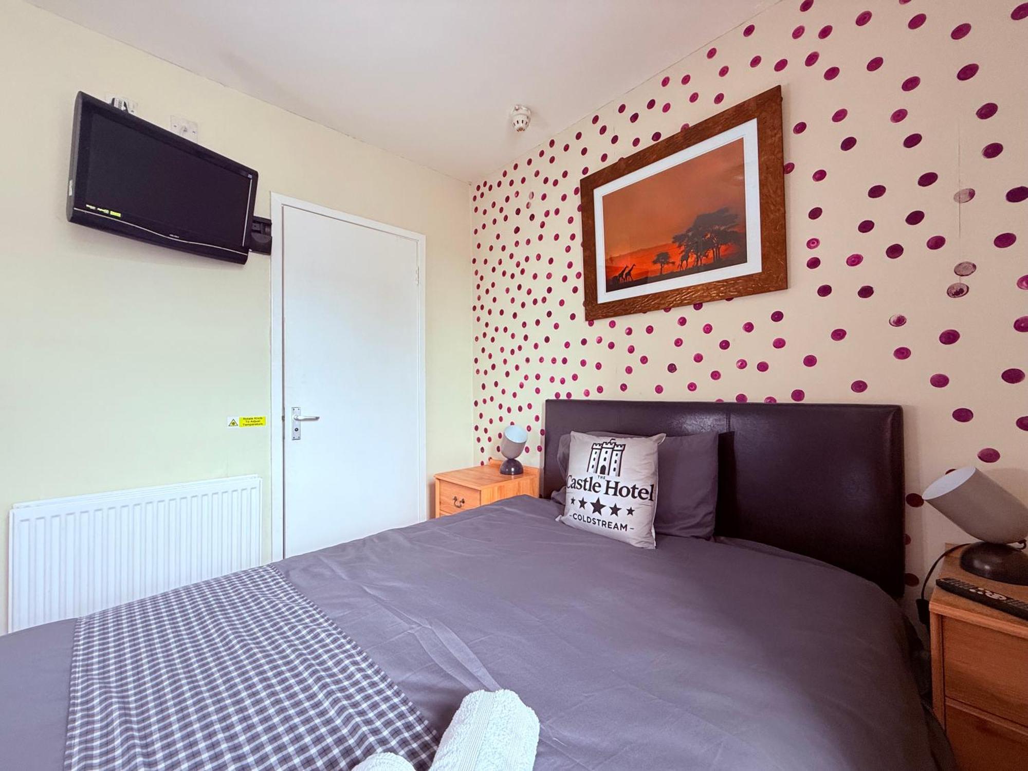 Self Check In Room Accommodation Only The Castle, Coldstream Bagian luar foto